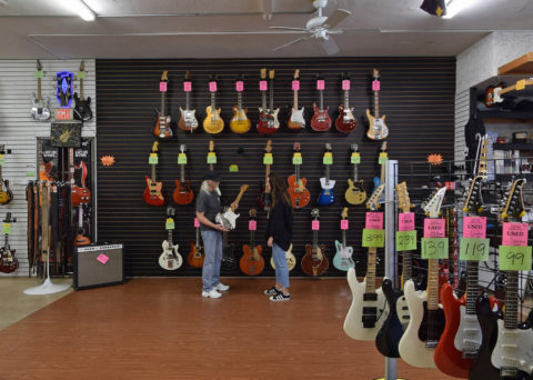 We Know Guitars!